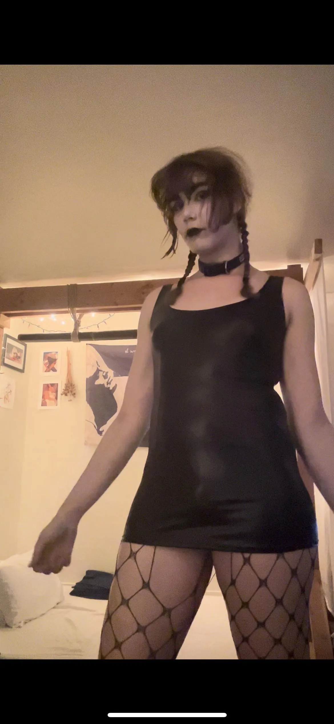 someone help a technologically illiterate trans girl start her corn career?