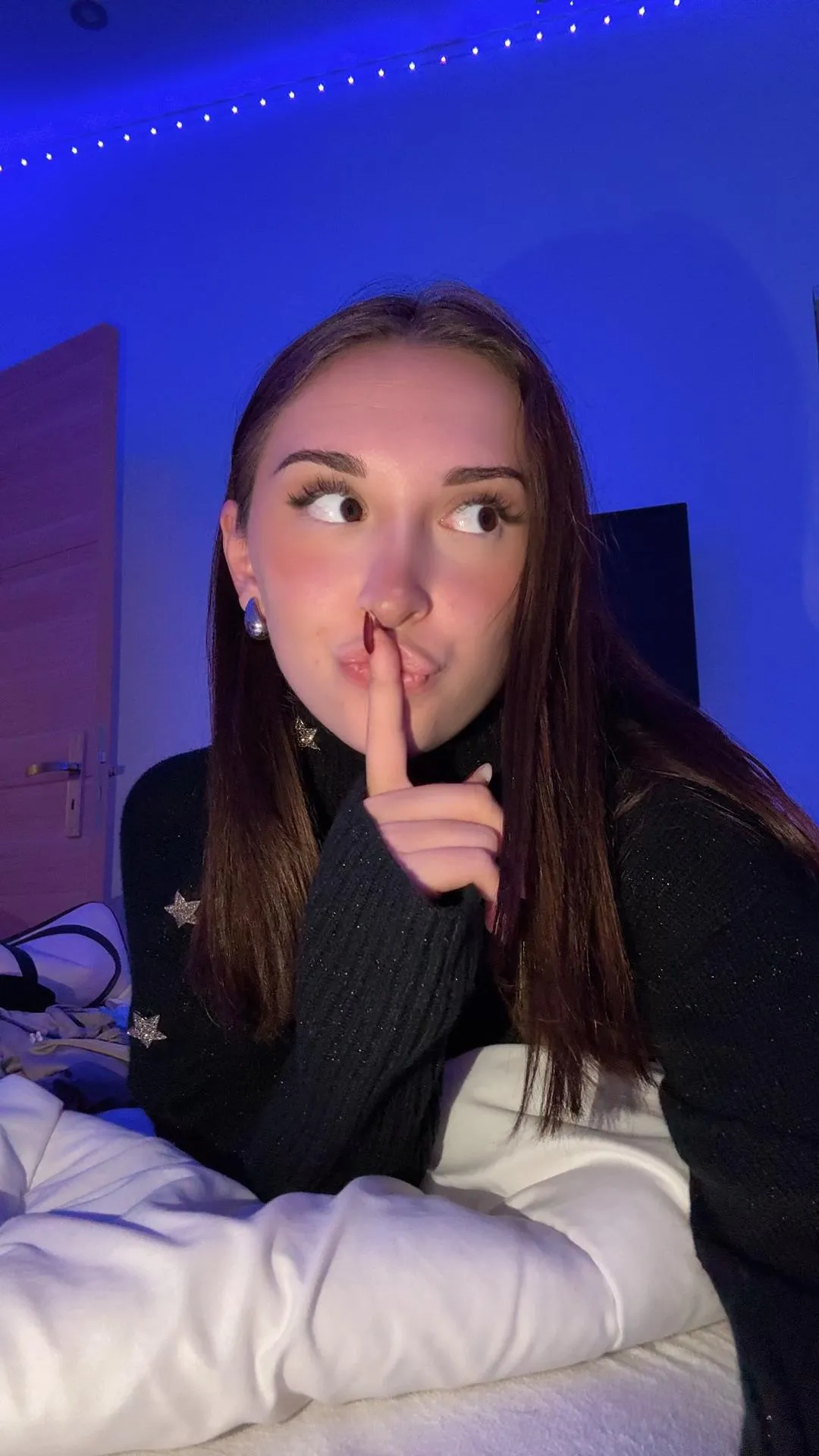 What do you think I’m thinking about? / Who do you think I’m thinking about?