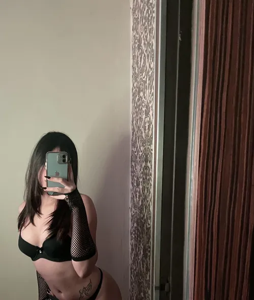 Available <3 cam/sext/customs/ premades