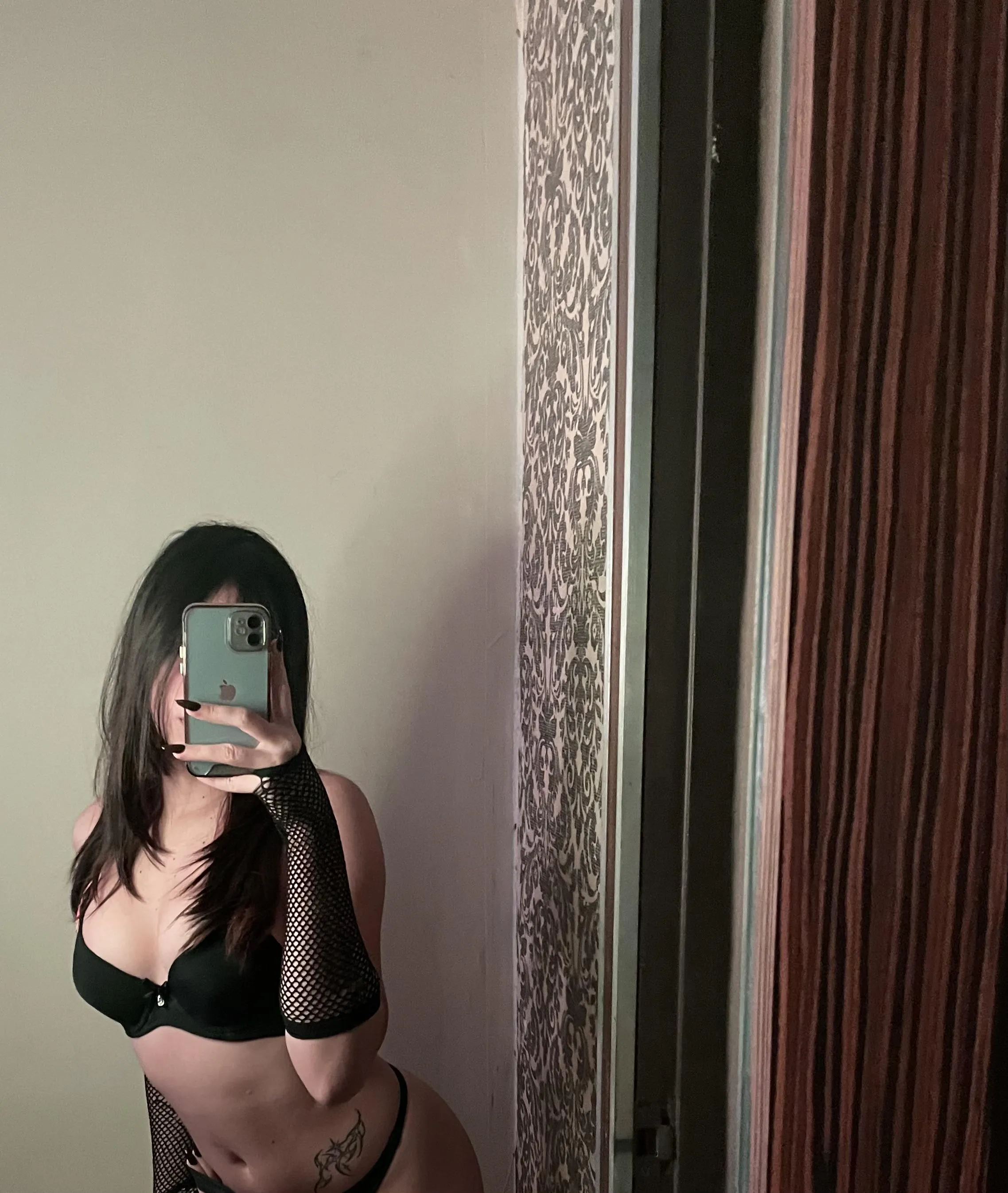 Available <3 cam/sext/customs/ premades