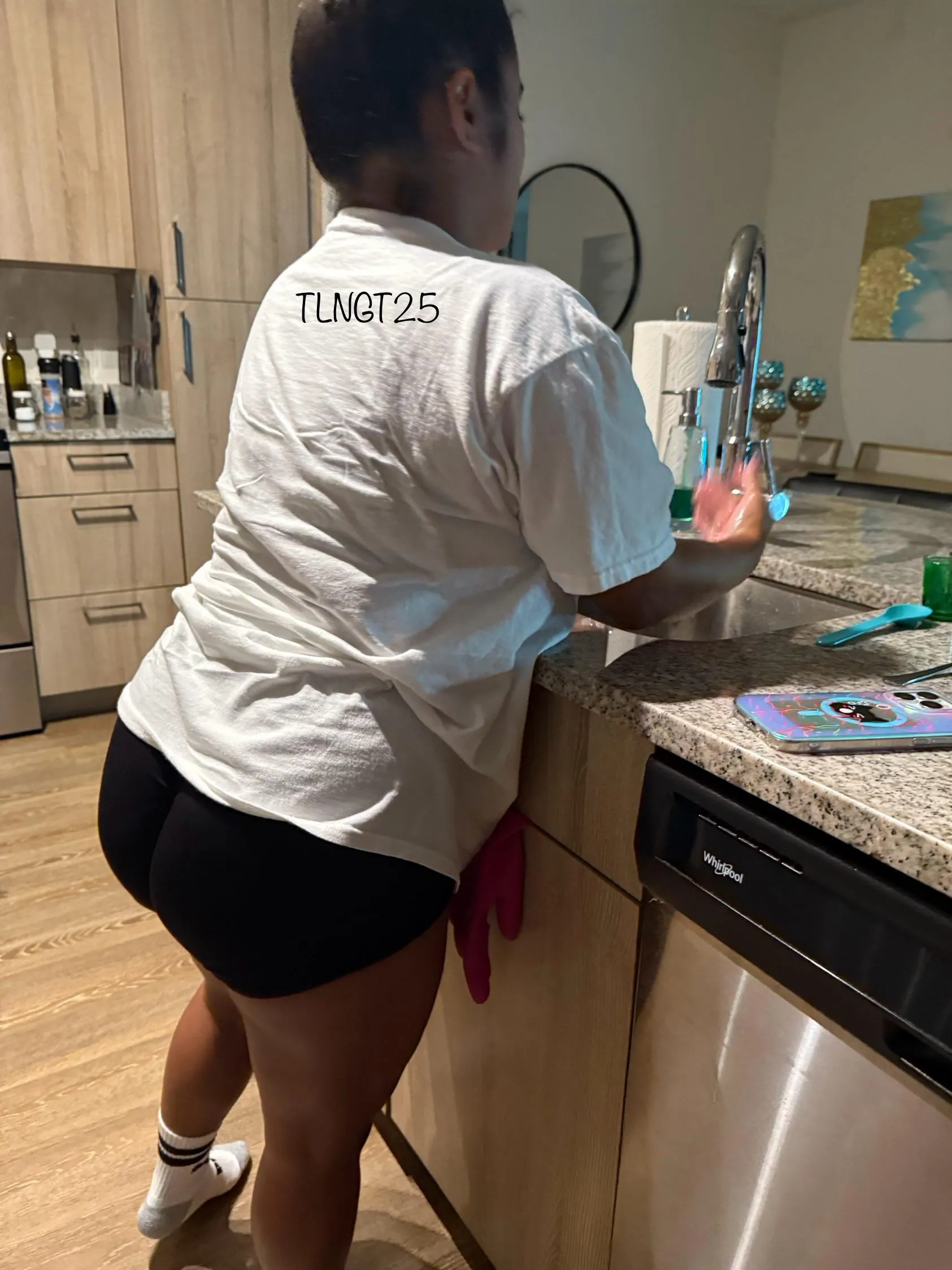 🚨 CLOTHED 🚨 leg day has been paying off for me and my thunder thighs