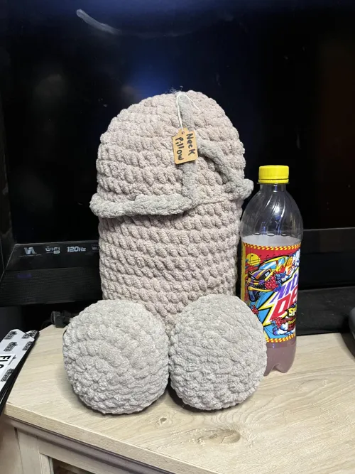 “Eggplant” Neck Pillow (crochet) Jo