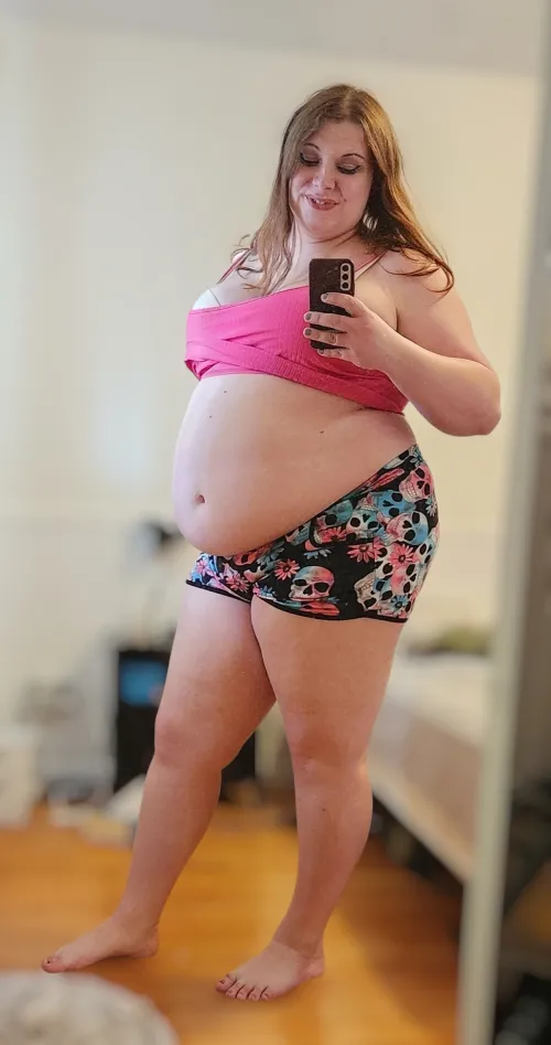 Getting quite the belly! 🤭