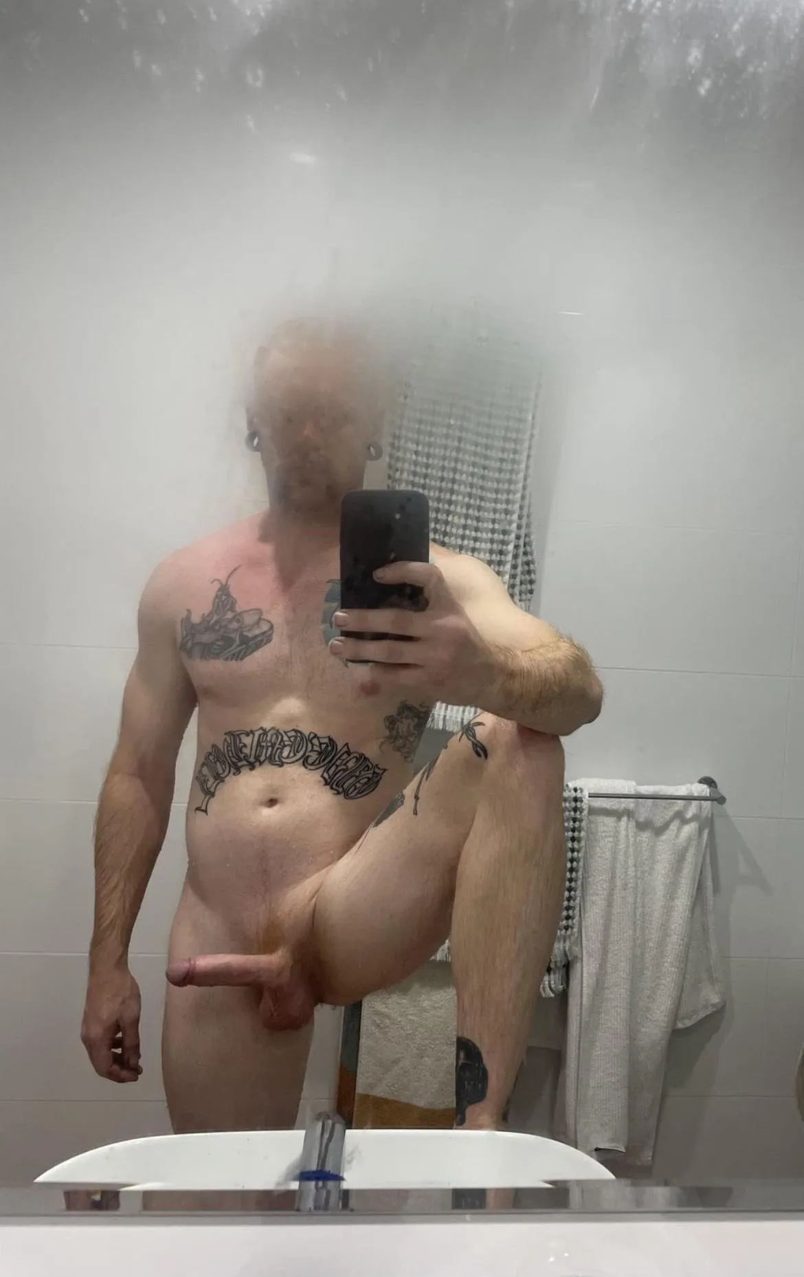 (M)