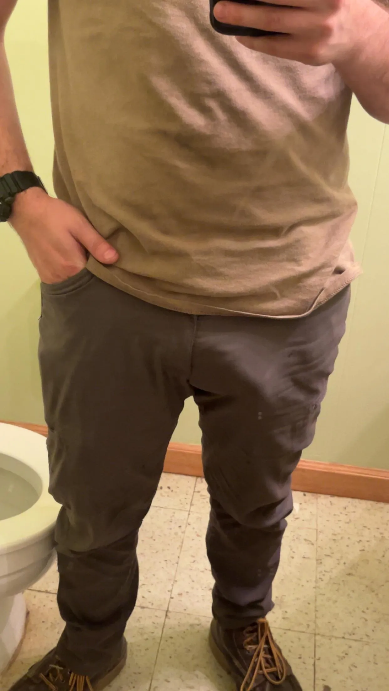 [MF4F] I swear, I need pants that hide me better.