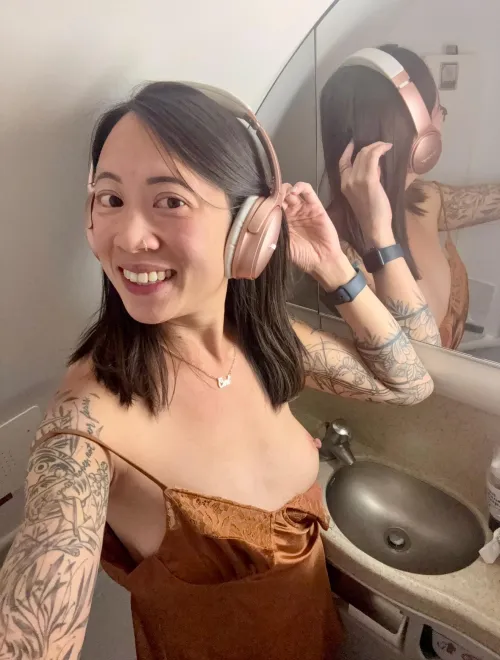 My favorite part is the necklace 🤭