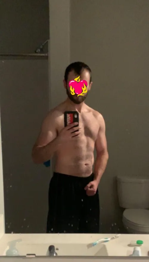 Straight but very curious. DMs are open. Say hi!