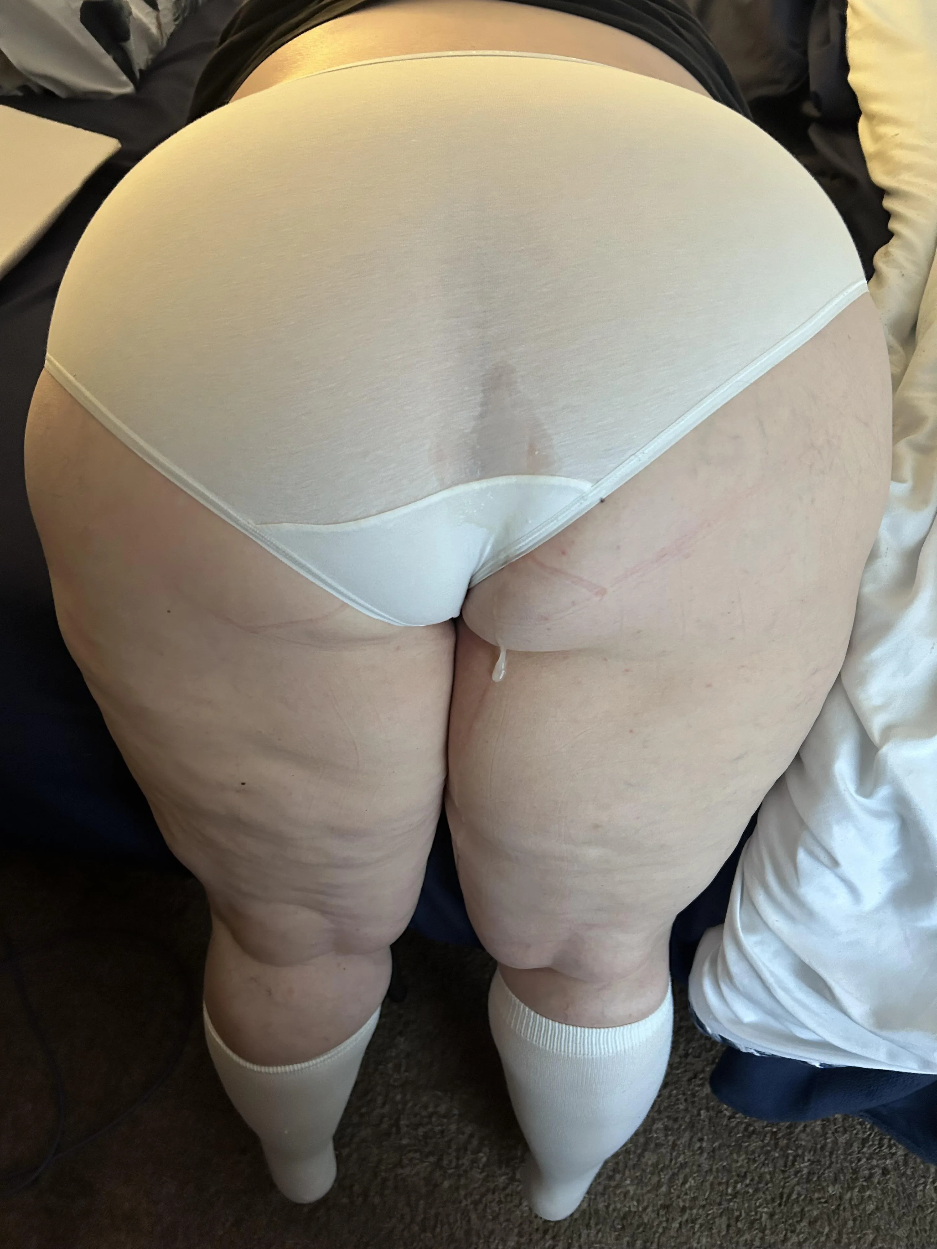 [55] cumming on some white cotton panties!’