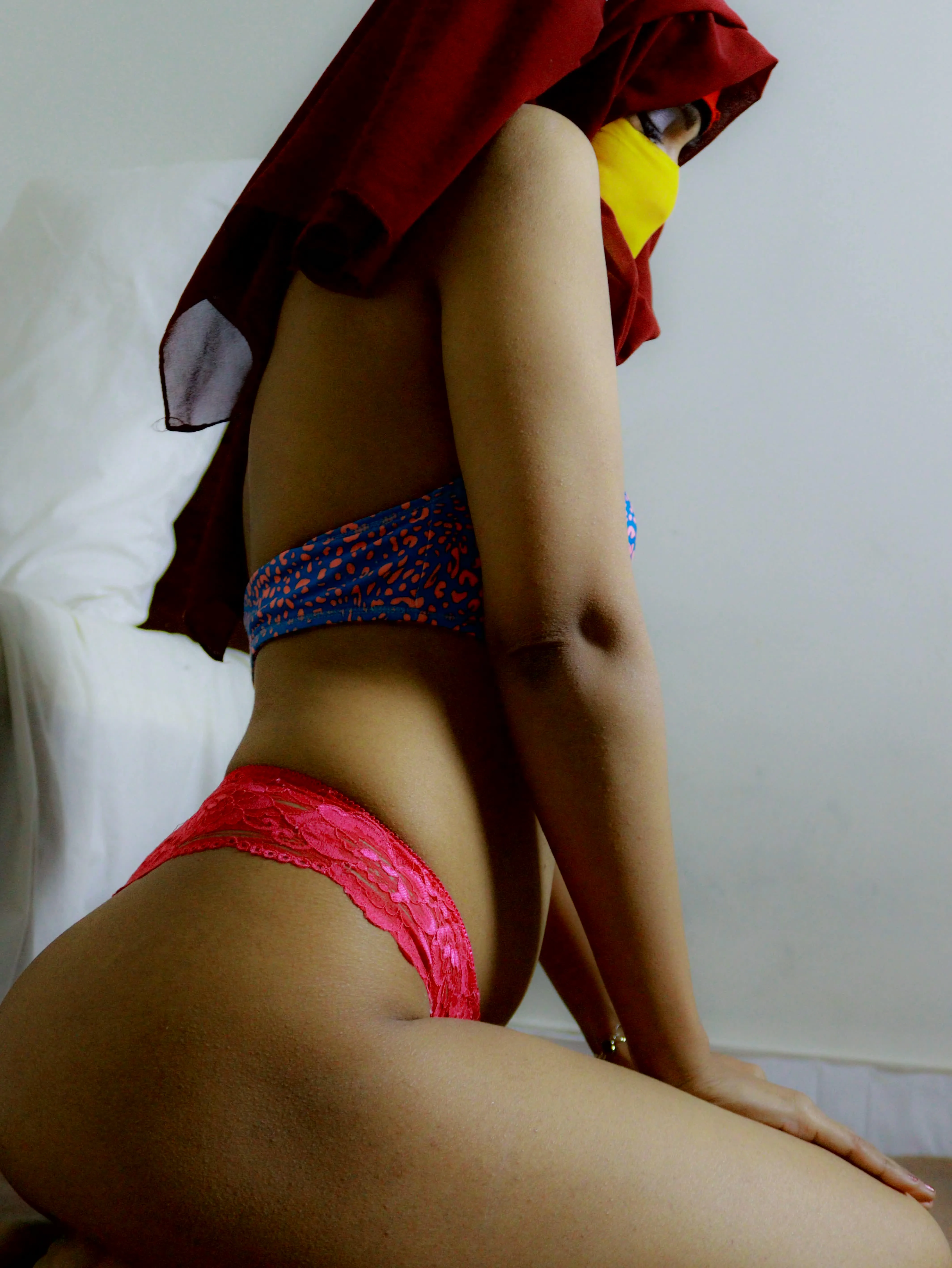 Are you willing to have this hijabi for dinner?😈