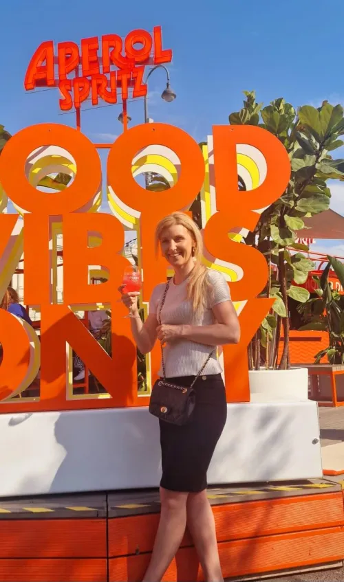 Hair in ponytail😊