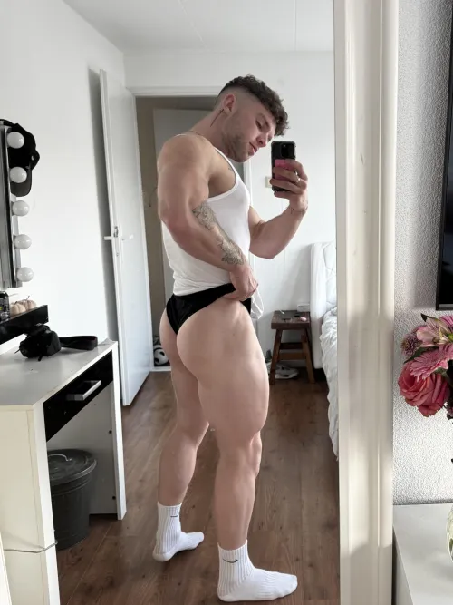 squats are paying off🍑