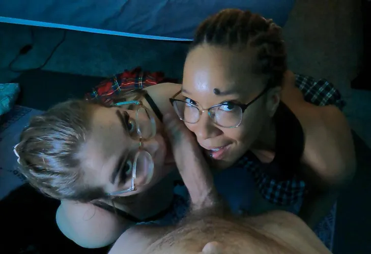 Did you think I was gonna leave without giving you something to daydream about? Sloppy toppy Monday 🥰💦 (f)