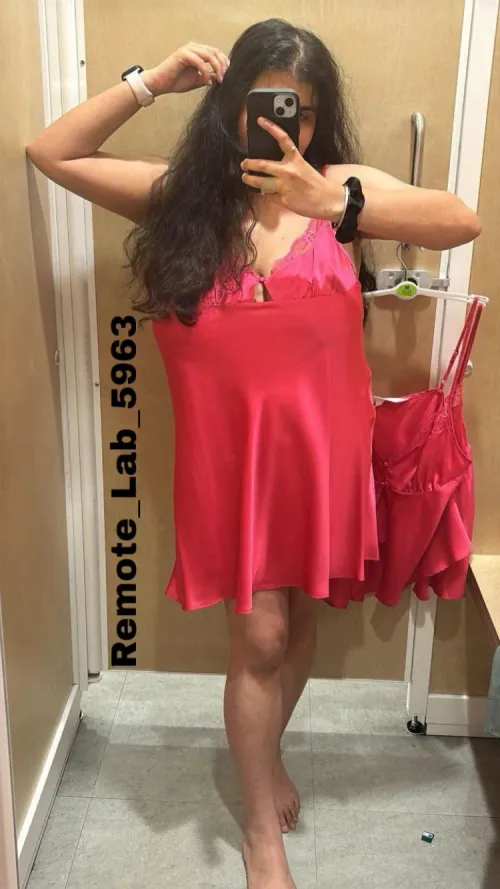 Getting naughty in the trial room 😈💕