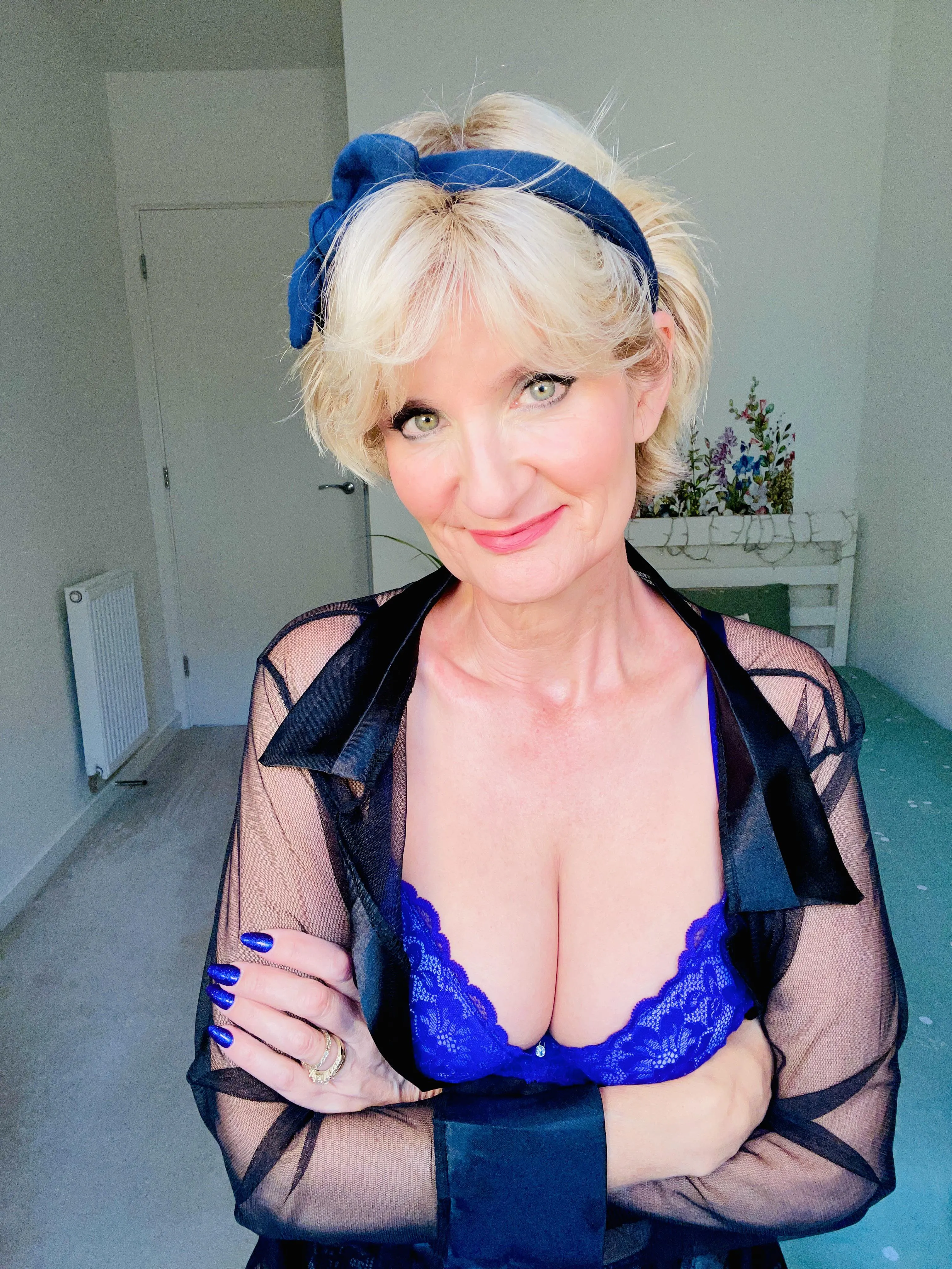 Matching bra & claws today! Hehe!