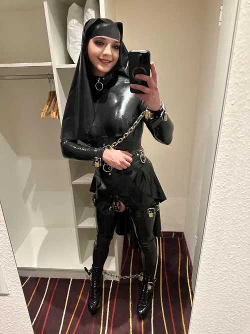 Happy shiny locktober😘🔐