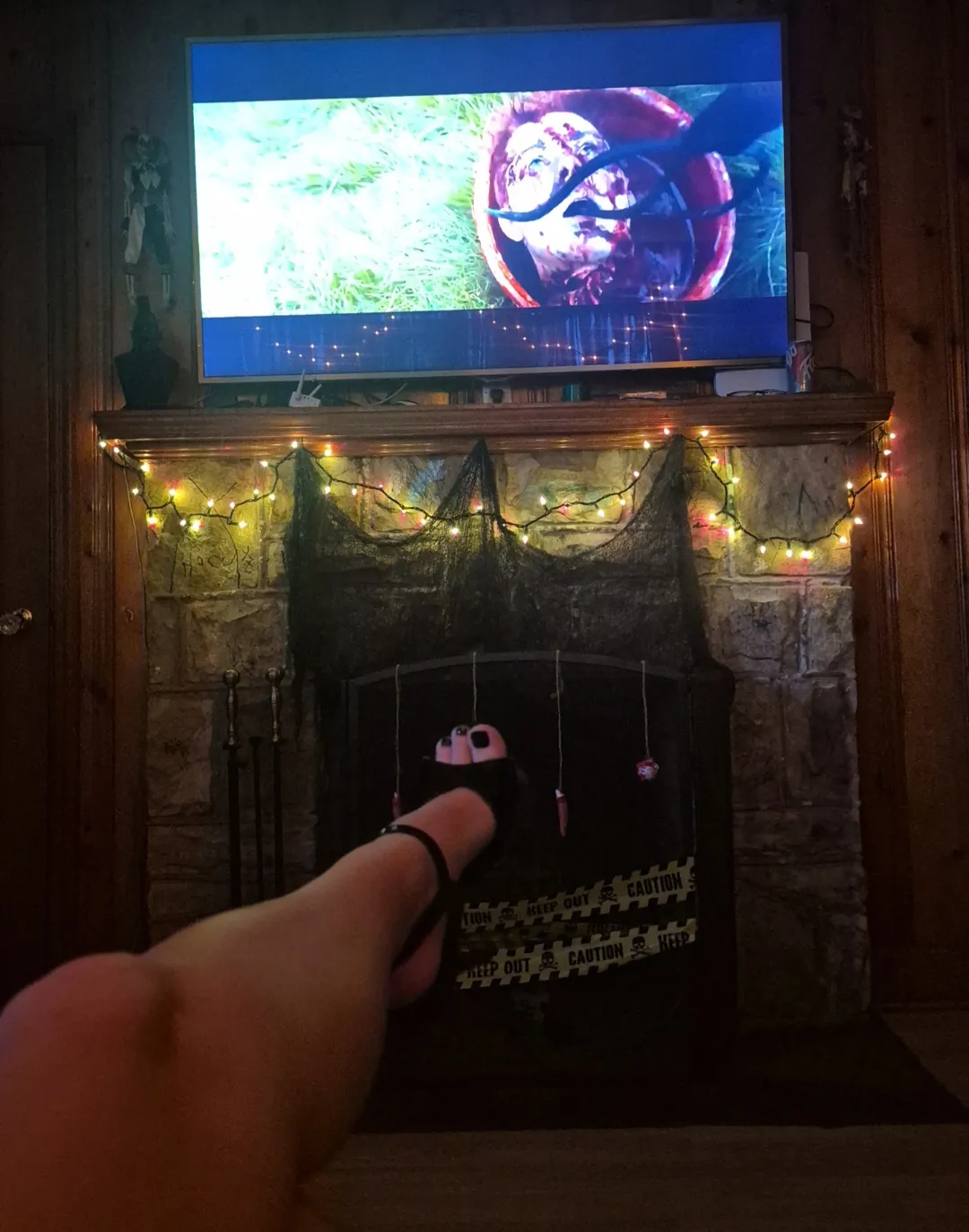 Pretty feet and spooky movies