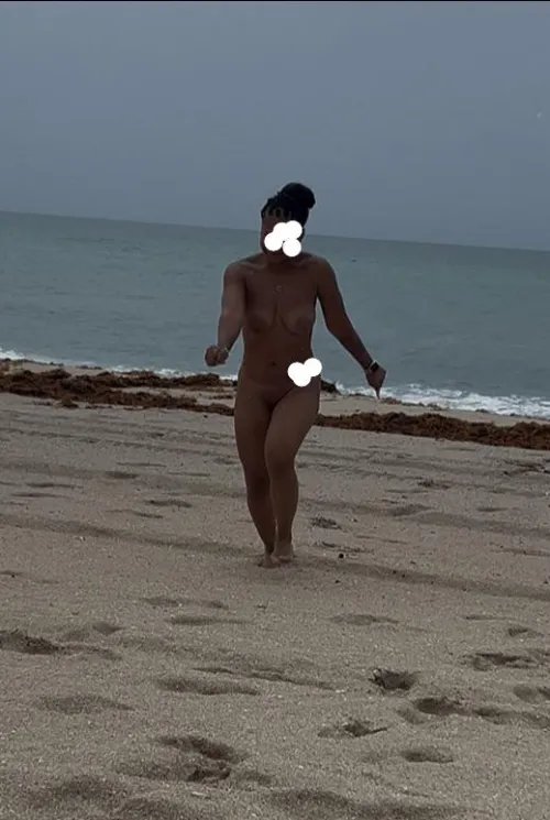 She thought it was Baywatch 😂😂