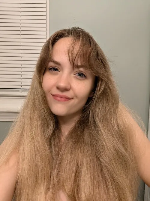 Your fairy princess is naked and waiting