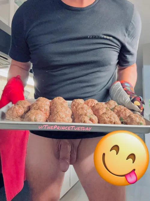 Homemade meatballs… fresh herbs of course 🪴🍝… wanna try my balls??