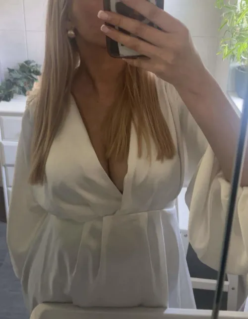 Myönnä, että haluat nussia minua juuri nyt?