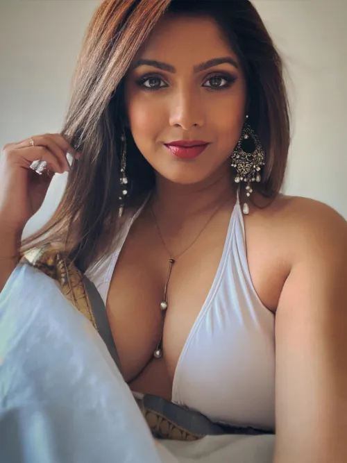 You look distracted, maybe I can fix that