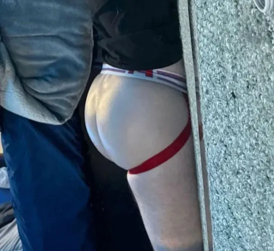 26, [m4m], elk county, looking for muscle tops. I’ll drive to wherever