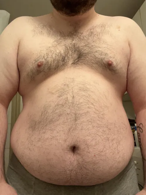 Big belly, man tits, and all the confidence! Livin' large and lovin' it! 🔥