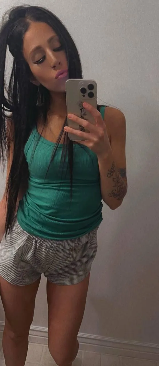 I'm picking random redditors to send nudes to, who's in? ( only the first 75 ;)