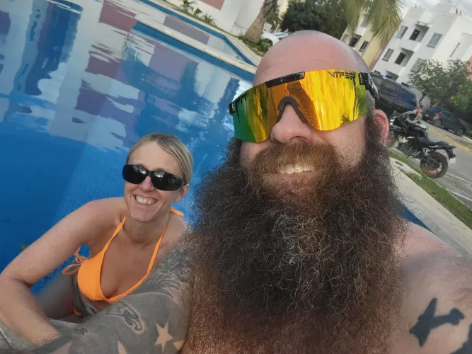 [MF4MF] privata for glow night tonight see you there.