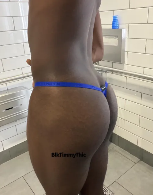 My ass is eating this thong up😩