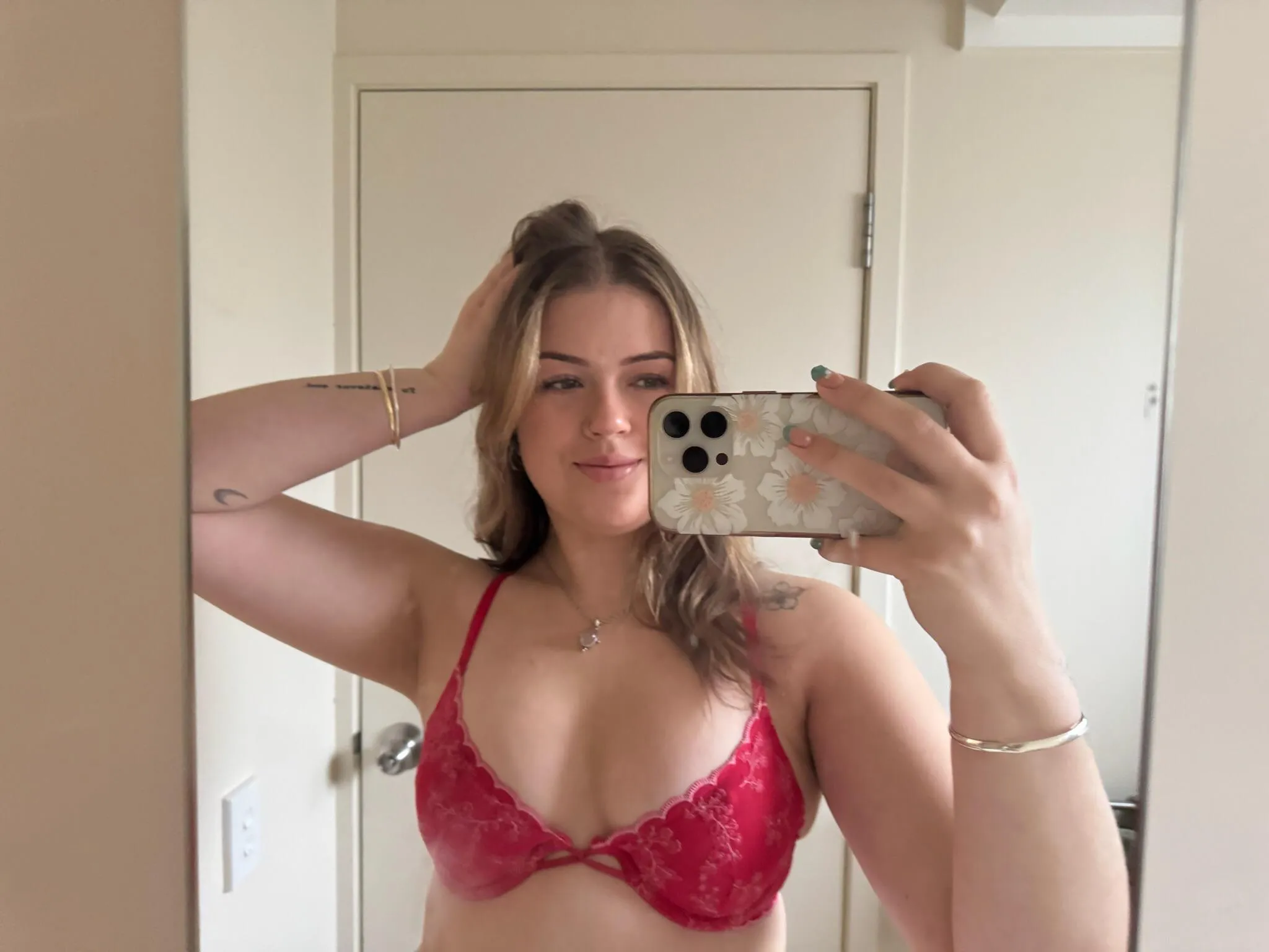 You can play and fuck me while your wife is watching, I wouldn't mind. In AL on the 10th