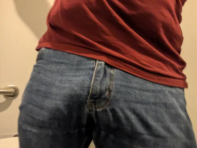 (42) Partner said the new jeans looked good, what do you think? Are they appropriate for work?