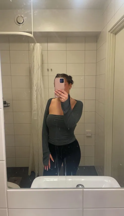 Vill någon hoppa in i 🚿 med mig? 🥰