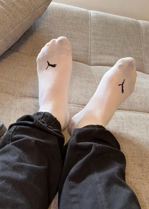 [23] I like my puma socks 😊