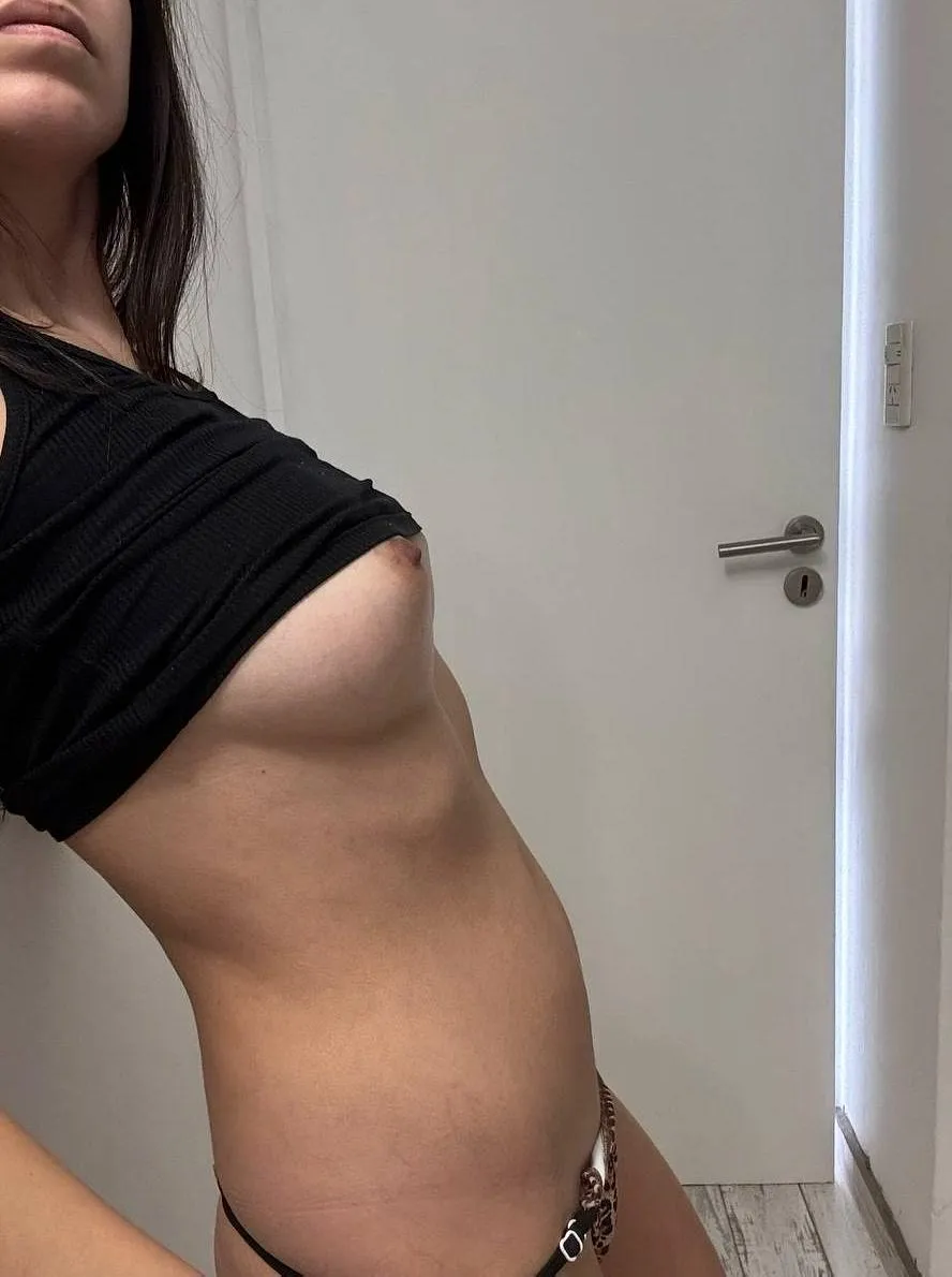 is a hot 40s mom too much to handle