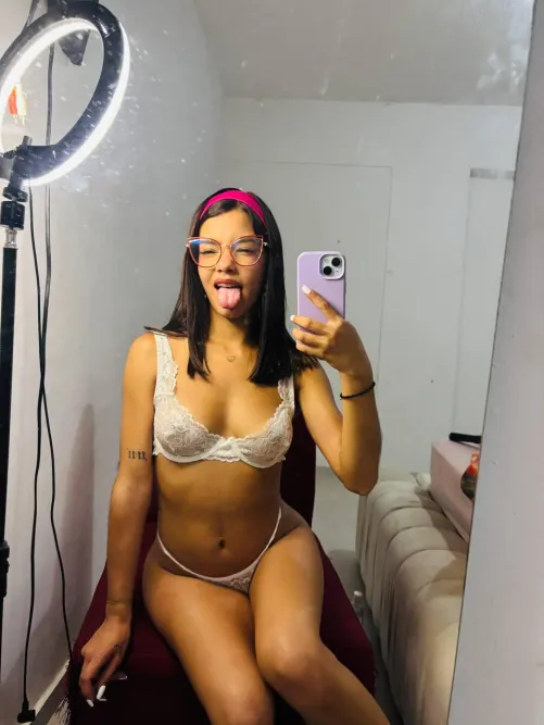 [selling] Are you up for some live [cam][sext][rates]? I also offer [premades] and so much more Contact info and menu in pinned post