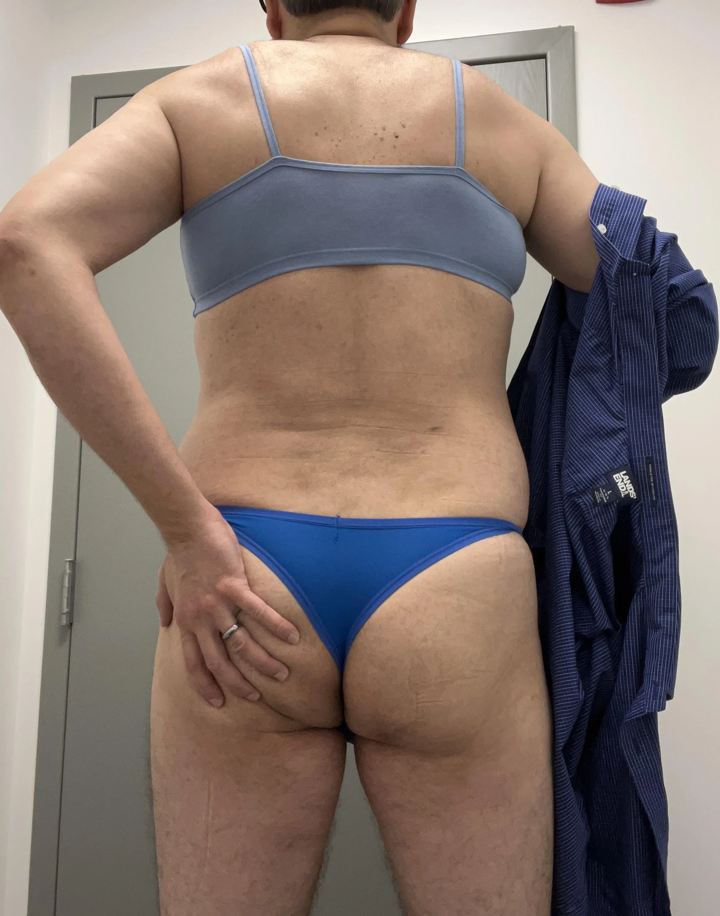 Thong and sportsbra to feel tight as a drum.