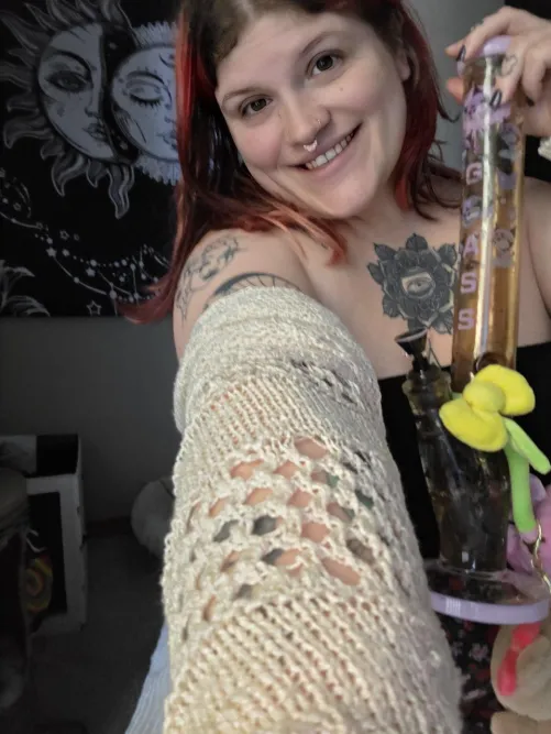 Your fav tatted stoner babe