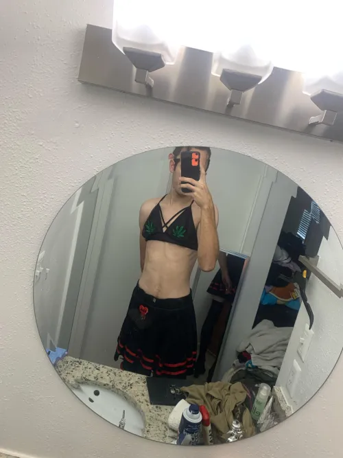 20m4a Tampa looking to explore myself