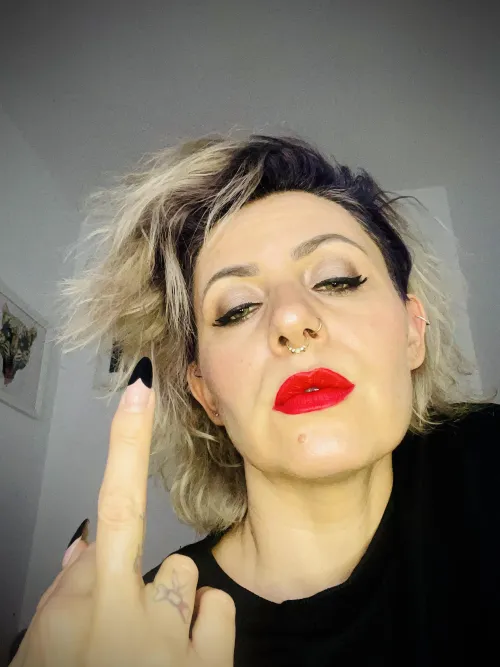 I look down on you and you love it 💋