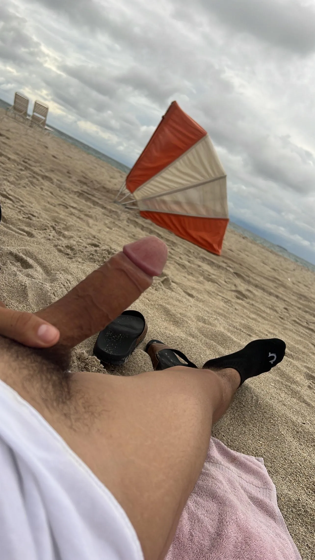 Pretty clam day today 😊. swinger or females!