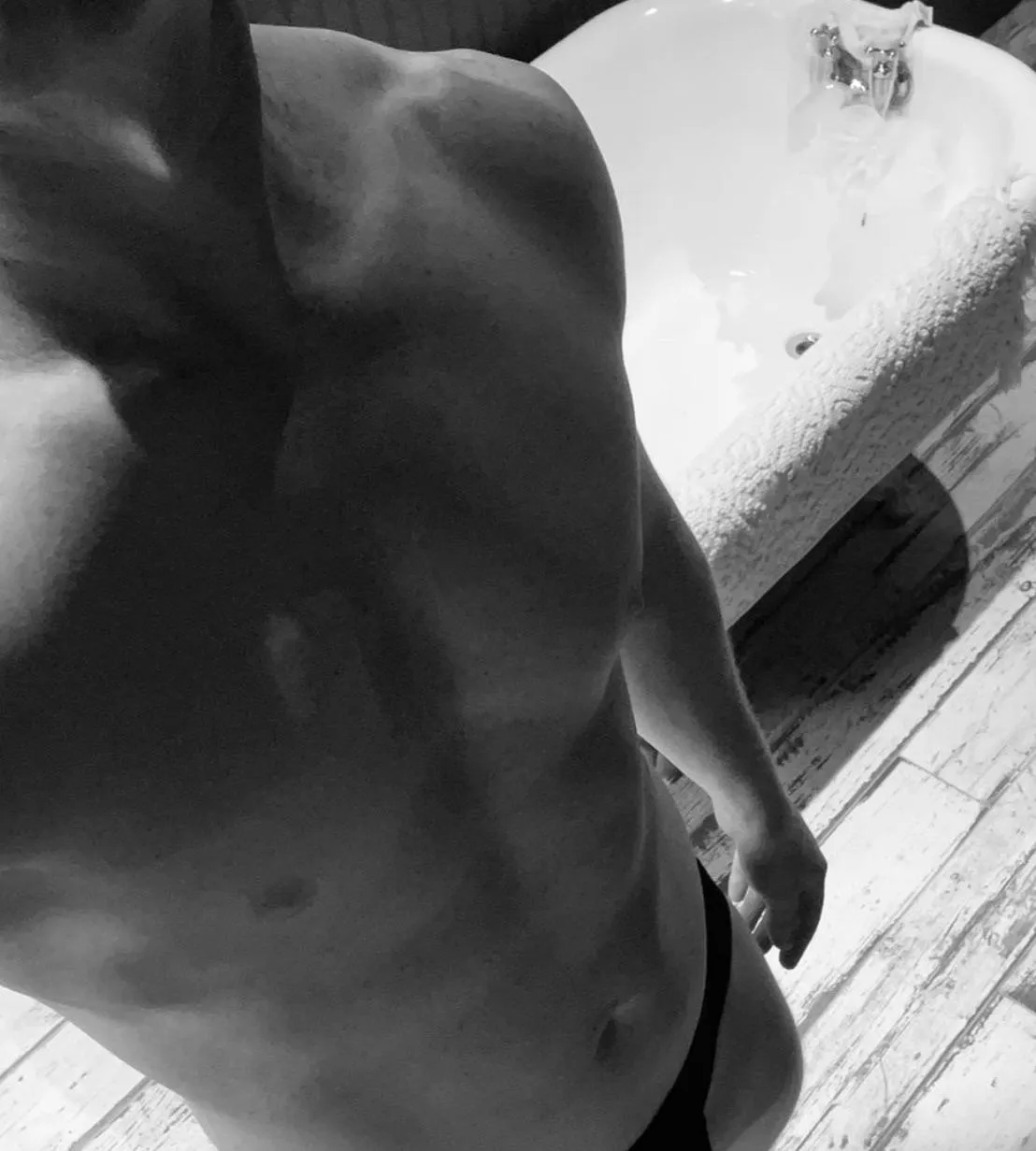 M4MF 46 Available today Toronto, Hamilton, Niagara