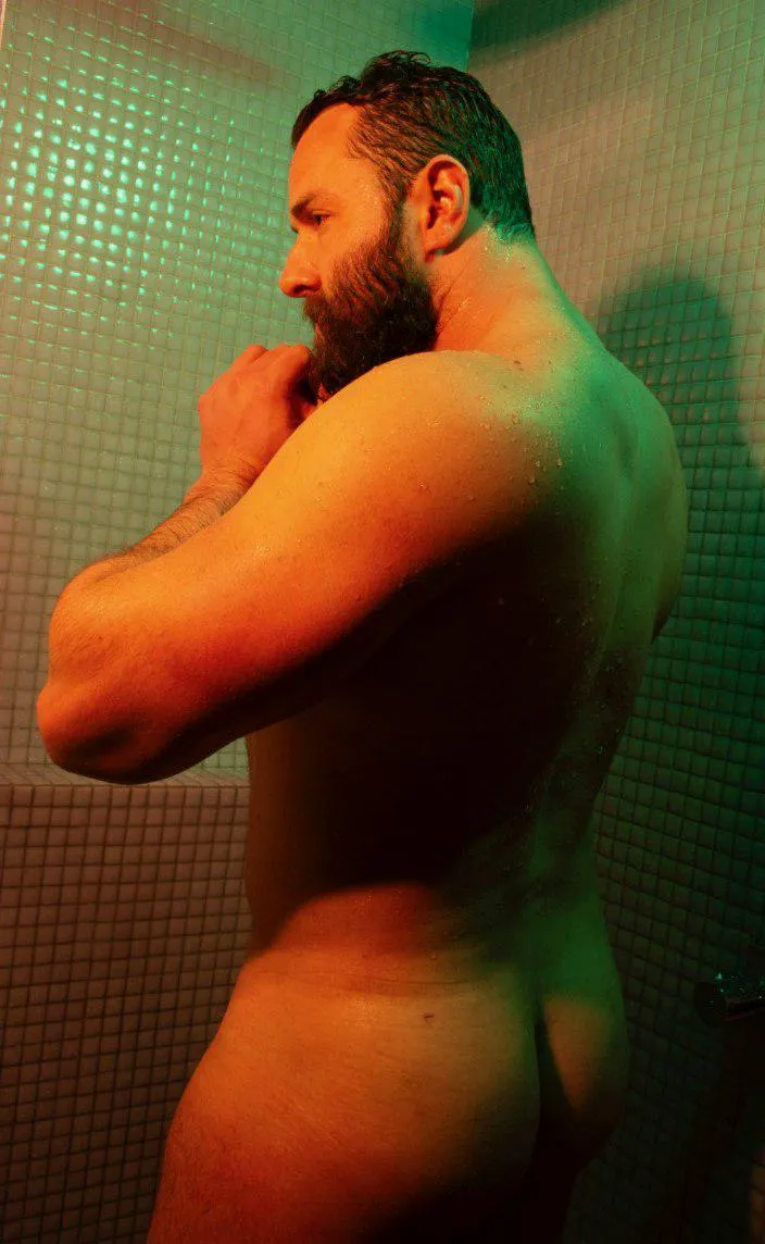 Squats got me like… 🍑