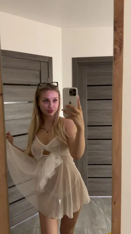 19 [F] In the mood for something unhurried and a little bit naughty