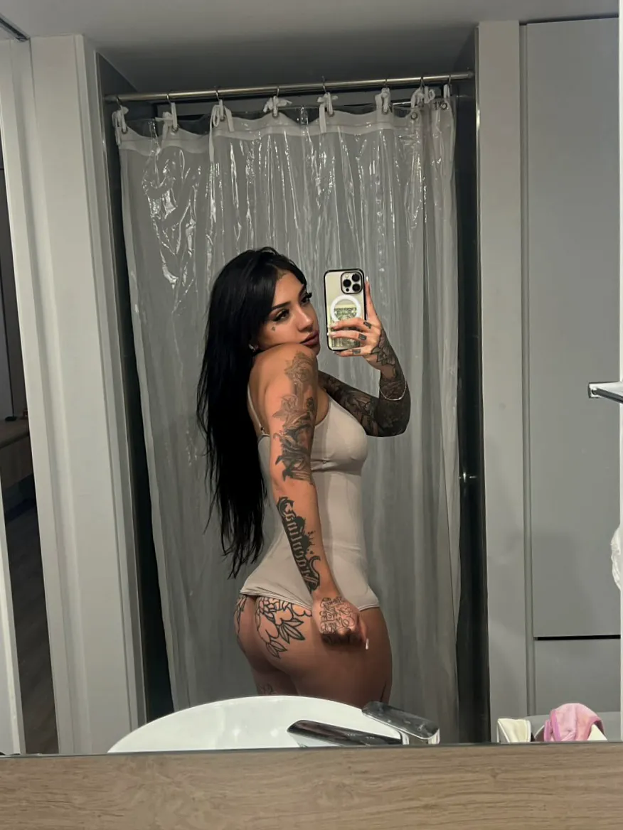 A fine tattooed thick chick ;)