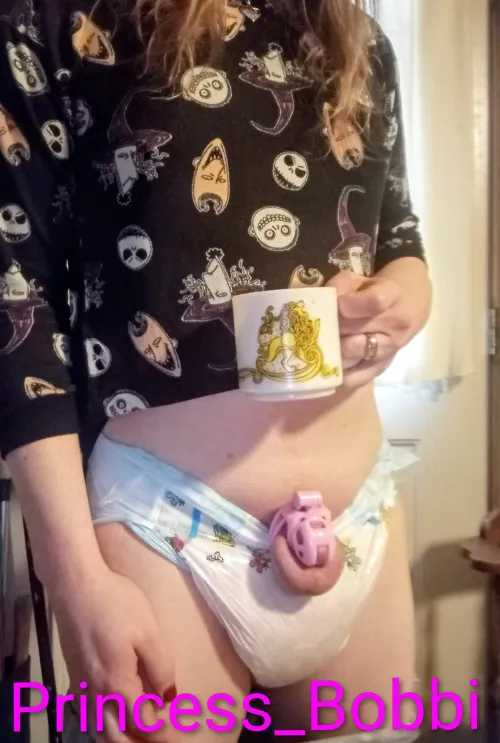 Hi there! Wanna have coffee with a diaper girl in permanent chastity?