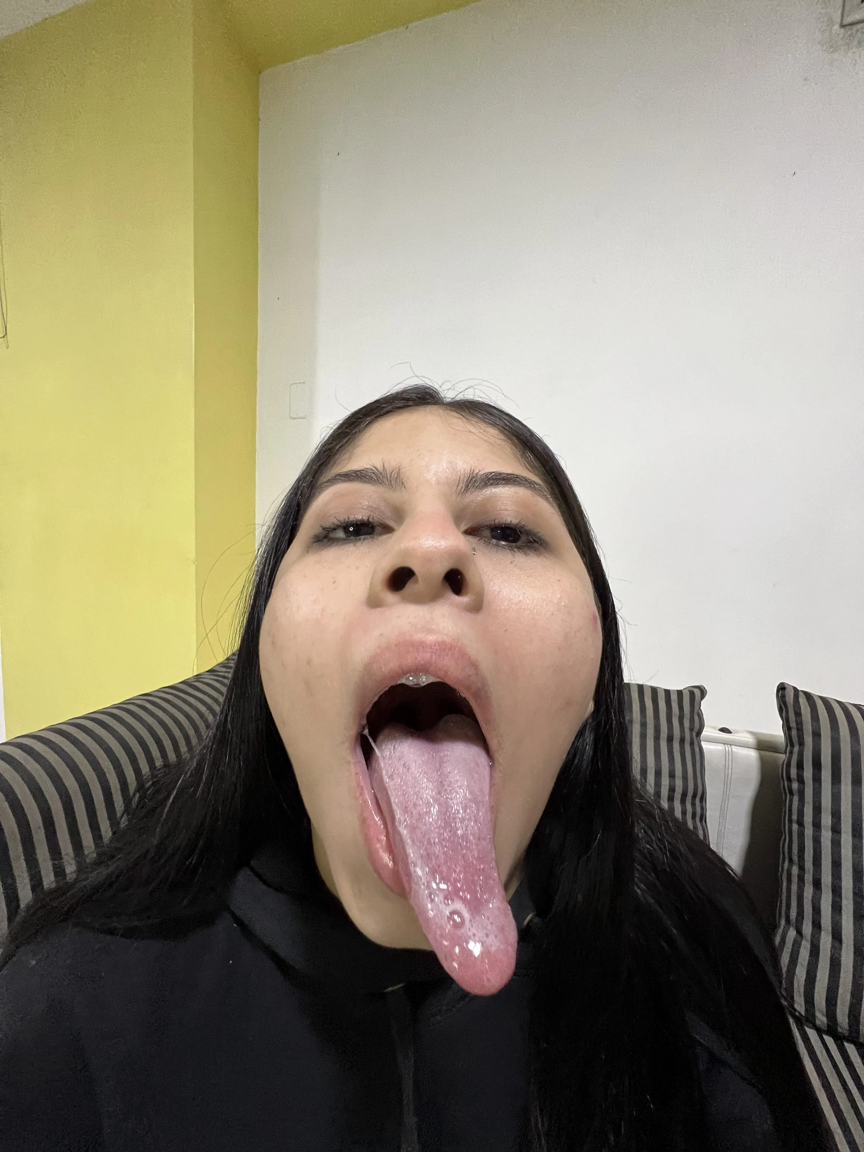 My tongue is as long as a dog's😆☺️