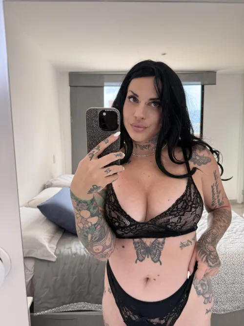 My tummy would look better with your tongue tracing each tattoo [img]