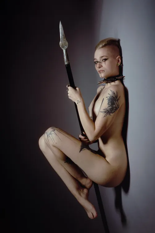 Roweena with a spear