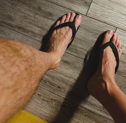 SilentGiantFeet - in the gym